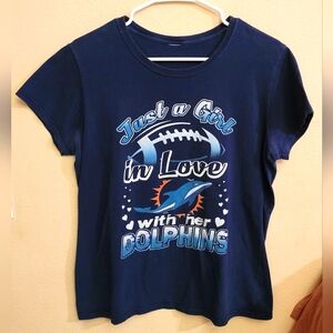 Ladies medium Dolphins tshirt. Cotton/Polyester. EUC.